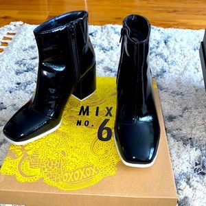 Mix No. 6 black patent booties size 7.5